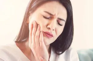 درمان دندان درد با لیمو