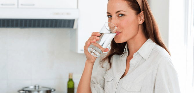تاثیر نوشیدن آب بر دندان